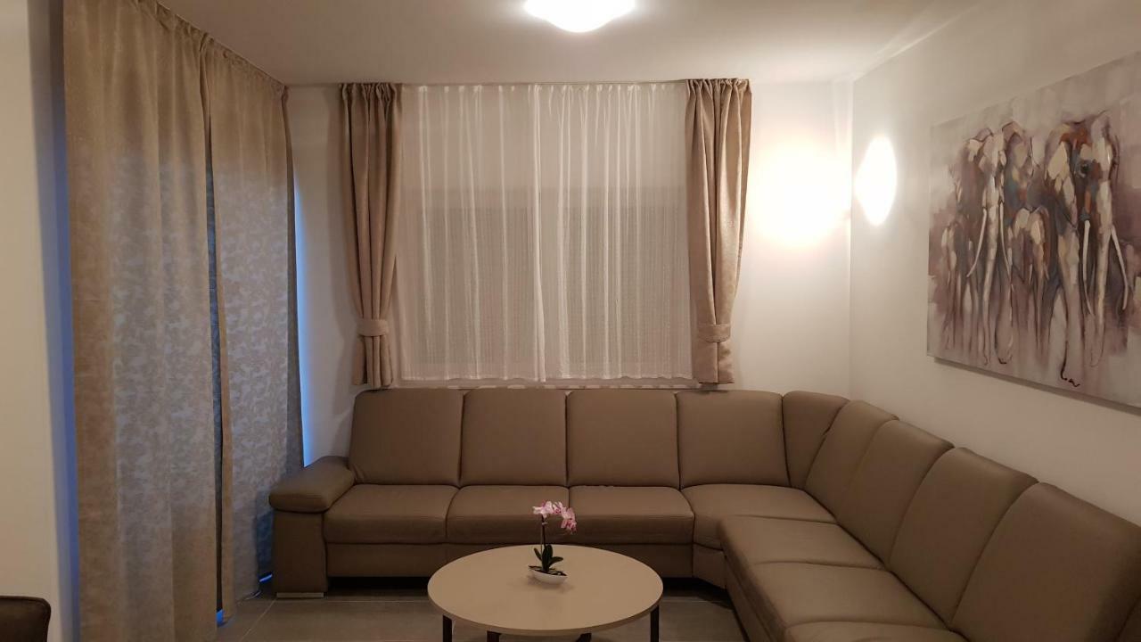 Apartment Aria Exclusive Петрчане Екстер'єр фото