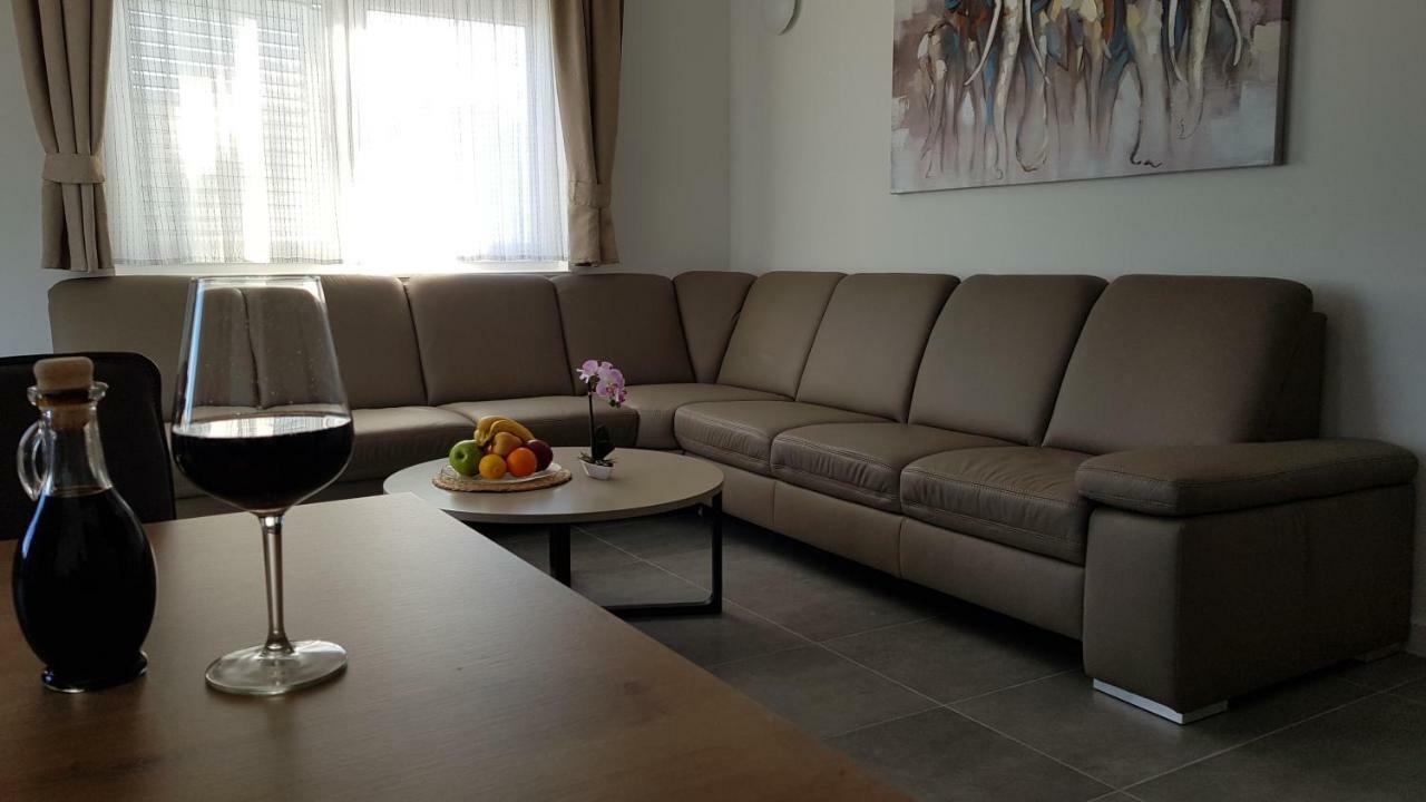 Apartment Aria Exclusive Петрчане Екстер'єр фото